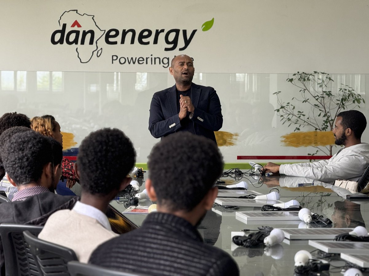 danhailuend's tweet photo. Proud to Inspire Young Innovators 
as we focus on youth Empowerment through Technology and Real World experience. 
The energy in the room was electric! ⚡️😀😀

Together, we’re building a brighter, 
Tech-Powered future for Ethiopia. 💡🇪🇹 https://t.co/1rjsjYNOfL