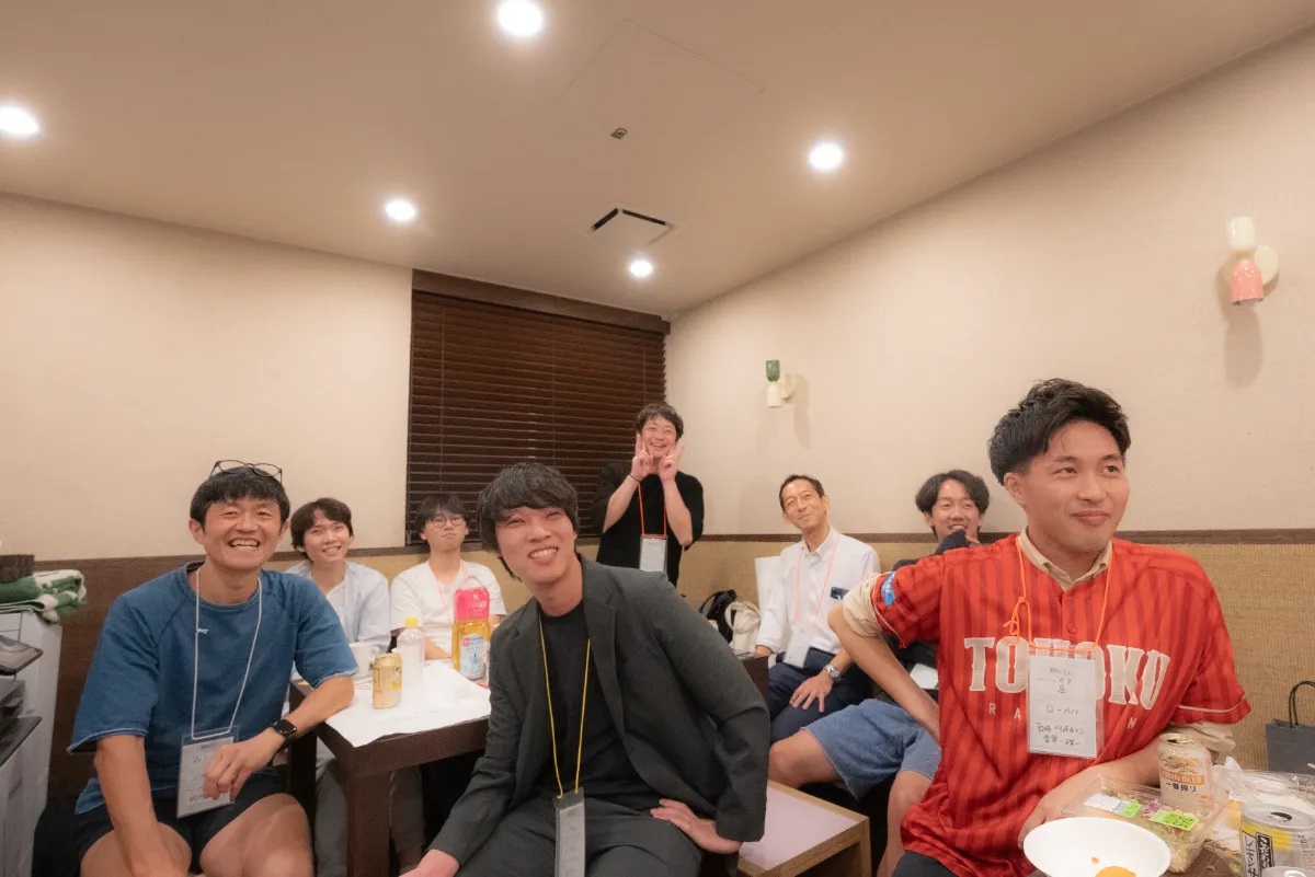 zero_uchida_'s tweet photo. おはようございます。本日は2日ぶりに渋谷で迎える朝です。

渋谷の天気は曇り。本日も酷暑真っ只中な一日になりそうです。

渋谷を「第二の地元」にすることを掲げるコミュニティプラットフォーム・MABLs。その中心でイベントの企画・運営を担うのが「MABLsクルー」です。

私もクルーの一人として、スポーツチームに携わっていますが、チームリーダーのトッティさんのインタビューが、HPに掲載！
https://t.co/acH67yHBXK

「ローカルチーム」リーダーのいでちゃんのインタビューと併せて、お楽しみください！

読み応え、ありますよー😊✨

何気に私も写真で登場していましたー！

ーーーーー　ーーーーー　ーーーーー

ローカルチーム（※出身地や地域とのつながりをテーマにしたイベントを企画・運営するチーム)でリーダーを務める井手慎太郎さん（愛称：いでちゃん）と

スポーツチーム(※ラン・サウナなどを通じて渋谷でのつながりを広げるイベントを企画・運営するチーム)でリーダーを務める山木博史さん（愛称：トッティ）にインタビュー。

ーーーーー　ーーーーー　ーーーーー

#企業公式が毎朝地元の天気を言い合う
#企業公式が朝の挨拶を言い合う
#フィットネスゼロ
#コアフォレスト
#旅ラン
#島ラン
#パン活
#ホノルルマラソン
#ロコモ予防
#フレイル予防
#ボクササイズ
#コアボクシング
#コアトレーニング
#ハワイ
#グアム
#石垣島
#健康管理一般指導員
#健康管理能力検定
#mables
#マブルス
#ShibuyaSakuraStage
#shibuya