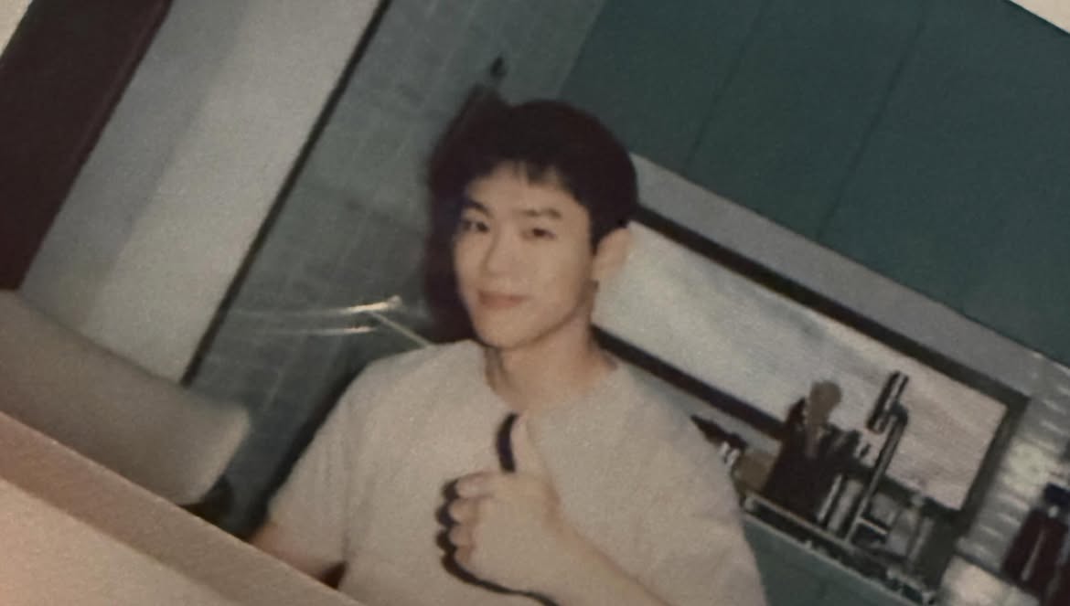 LifeDemian's tweet photo. [Ig Update] 👑 30.05.2026  

"Foi um processo simples, mas emocionante. Fiquei feliz em atuar como Kang Tae-ha*, que me deixou sem palavras. +

#DEMIAN #데미안 #DE_LIGHT #딜_라이트 #손정혁 #SohnJeongHyuck #AbsoluteValueOfRomance @Demian_tweet https://t.co/eLOekG24YC