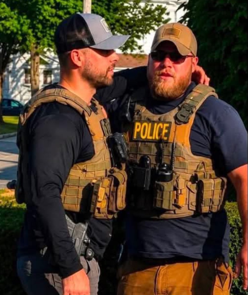 SweetLouForPrez's tweet photo. @RapidResponse47 @RealTomHoman When I'm President, these nazi gestapo will be arrested and charged with 1st degree murder with hate crime enhancements.

@StephenM, @RealTomHoman and @KristiNoem will arrested and charged as accomplices.

#SweetLouForPresident https://t.co/Ak9RiTvsk2
