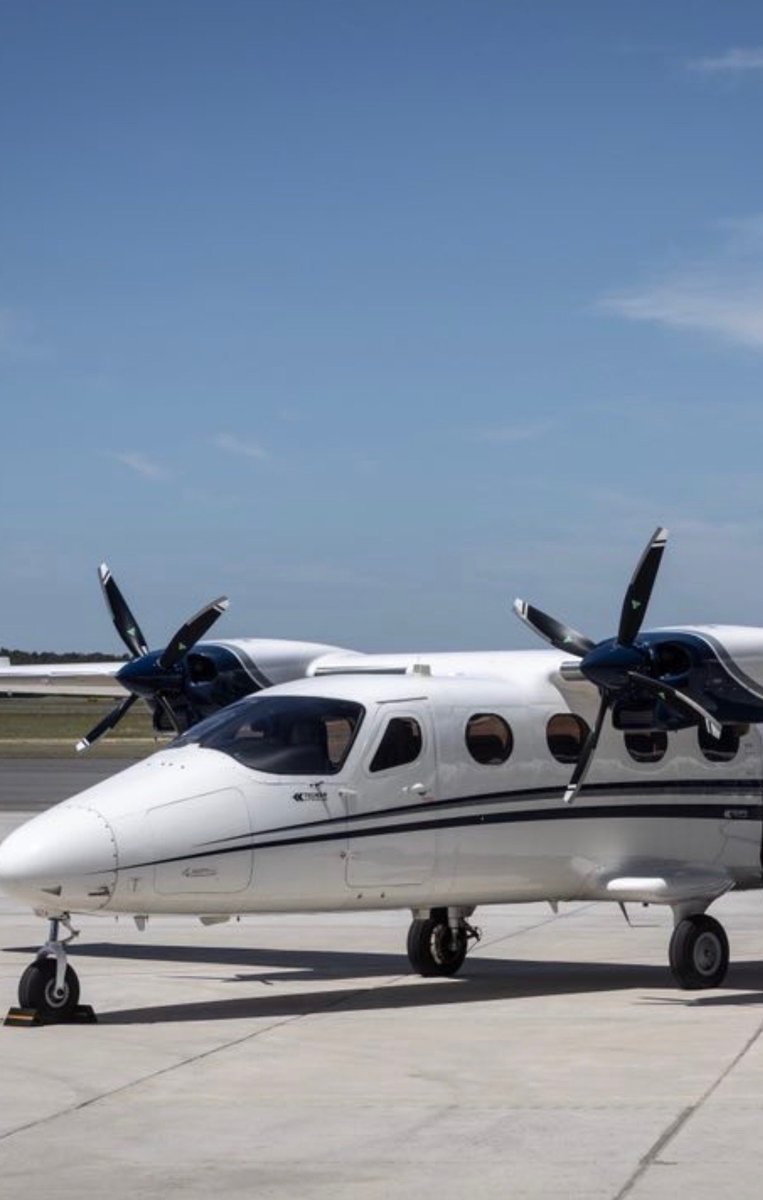 LIMacArthur's tweet photo. Thank you to everyone coming by ISP's activation at the @FourLeafAirShow! We have a lucky winner of our drawing for a trip for two between Long Island MacArthur Airport & Boston on Cape Air! Congratulations to Lilya Dyaker! #onlyatisp #flymacarthur #longislandny #travelfinds #10best πΊπ² π«β¨