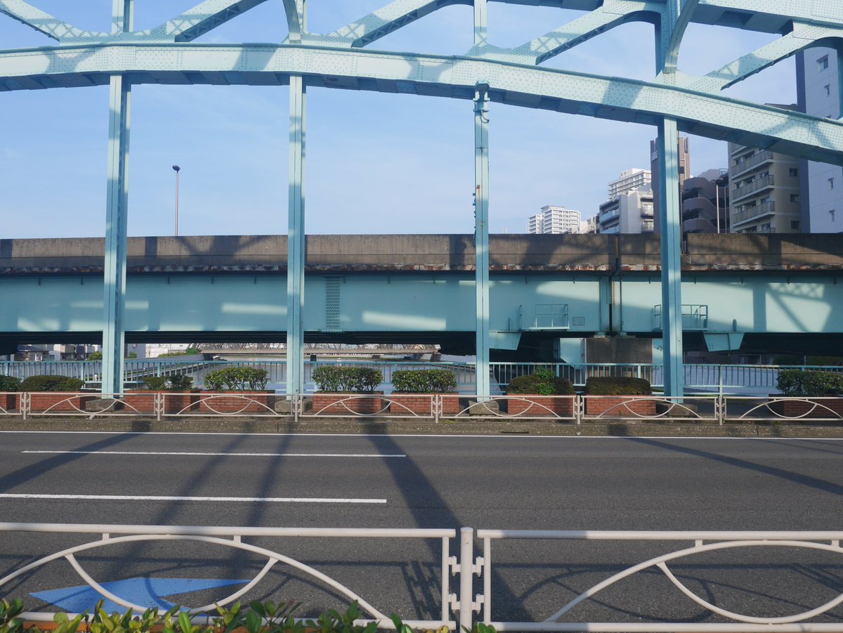 IsaohCamera's tweet photo. 久々にLumix GM1を持って散歩。
暑かったので近場でブラブラと。
小さくてもマイクロフォーサーズセンサーなので、写りはバッチリです。
#カメラ散歩 https://t.co/ESggT7QuNI