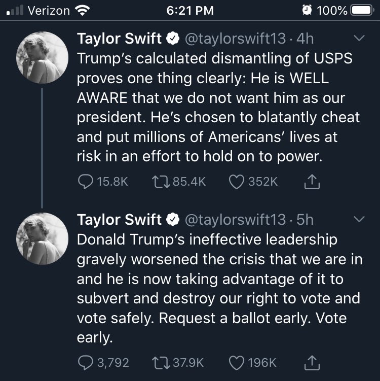 Cxmbookss's tweet photo. literalmente taylor mostrando su postura politica en las últimas elecciones y peleandose con Trump en Twitter (más capturas abajo) https://t.co/MEWZqjXl7X