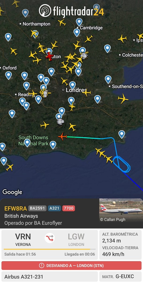 Gl0ryScope's tweet photo. 🔃 Actualización: varios de estos vuelos acaban de aterrizar en el London Luton Airport y el London Stansted Ariport, en Londres.
Otro de los aviones está llegando aún a su desvio en London Stanested.

#inglaterra #avion #sqwark7700 #emergencia https://t.co/BbLrhAYMTm