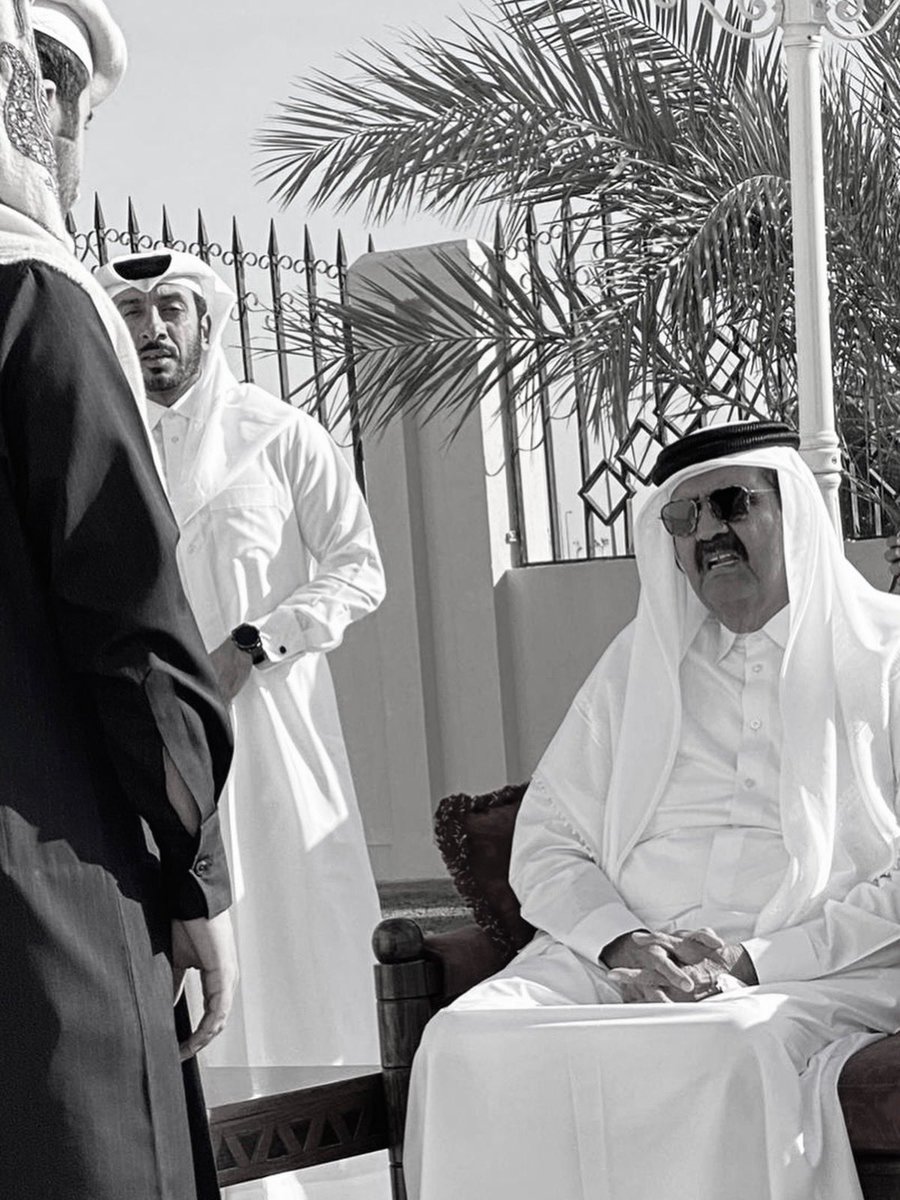 MohamedbnHamad's tweet photo. هذه الأبيات من مرثية الجد مبارك بن ناصر رحمه الله في ابن خاله الشيخ حمد بن عبدالله (جد صاحب السمو الأمير الوالد) رحمهم الله:

يا كبر يومك ليت ذا اليوم ما صار
وليت الليالي مهّلت لك ليالي
يا قبر ضمّيت الندى حدر الأحجار
وفيك السماحه والرجا والمعالي
عساه يفسح فيك له مدّ الأبصار
ويسترّ فرحٍ عند نطق السوالي
وعسى له الجنًة مصيرٍ الى صار
دار النعيم مخلّد الروح سالي

يا وين من يرجى ويخشى الى ثار
مرٍّ على ضده وللناس حالي
ويا وين بدرٍ ساطعاتٍ له أنوار
كيف استسر وغاب ذاك الهلالي
من عقب فقده هلّت العين مطّار
وانصبّ منها مثل دفق العزالي
فلو كان هو يفدى فديناه بأعمار
لاجله بنرخصها ولو هي غوالي

فلا وا حمد ما اظنّ مثله ولا صار
أحدٍ يماثل له بذا الجيل تالي
حمد الى جات العظايم والاخطار
نقّال كايدها ولو هي ثقالي
حمد حميد الذكر في كل الأقطار
فضايله ما تنحصى بالكمالي
عسى له الفردوس في دار الابرار
وابوه يفسح له سنينٍ طوالي