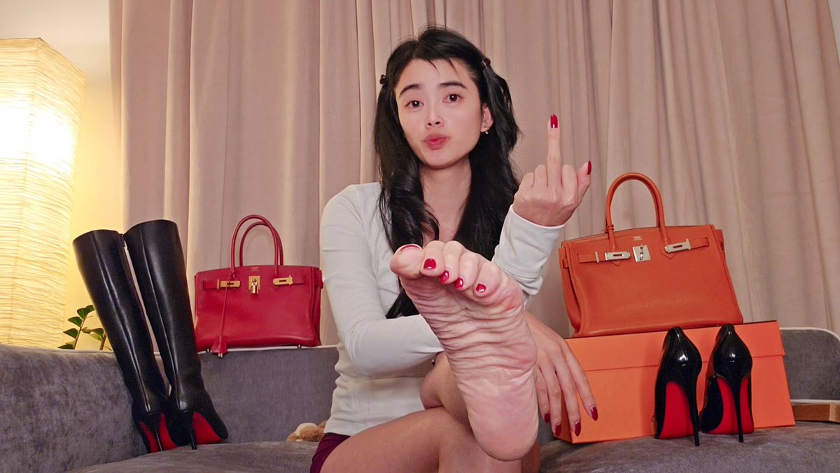 AsianFinDoll's tweet photo. POV: you're staring at my feet through the screen, wallet already open, knowing you'll never get any closer than this. 🦶😈 #findom #footdom #paypig https://t.co/1WNeYQLYNv