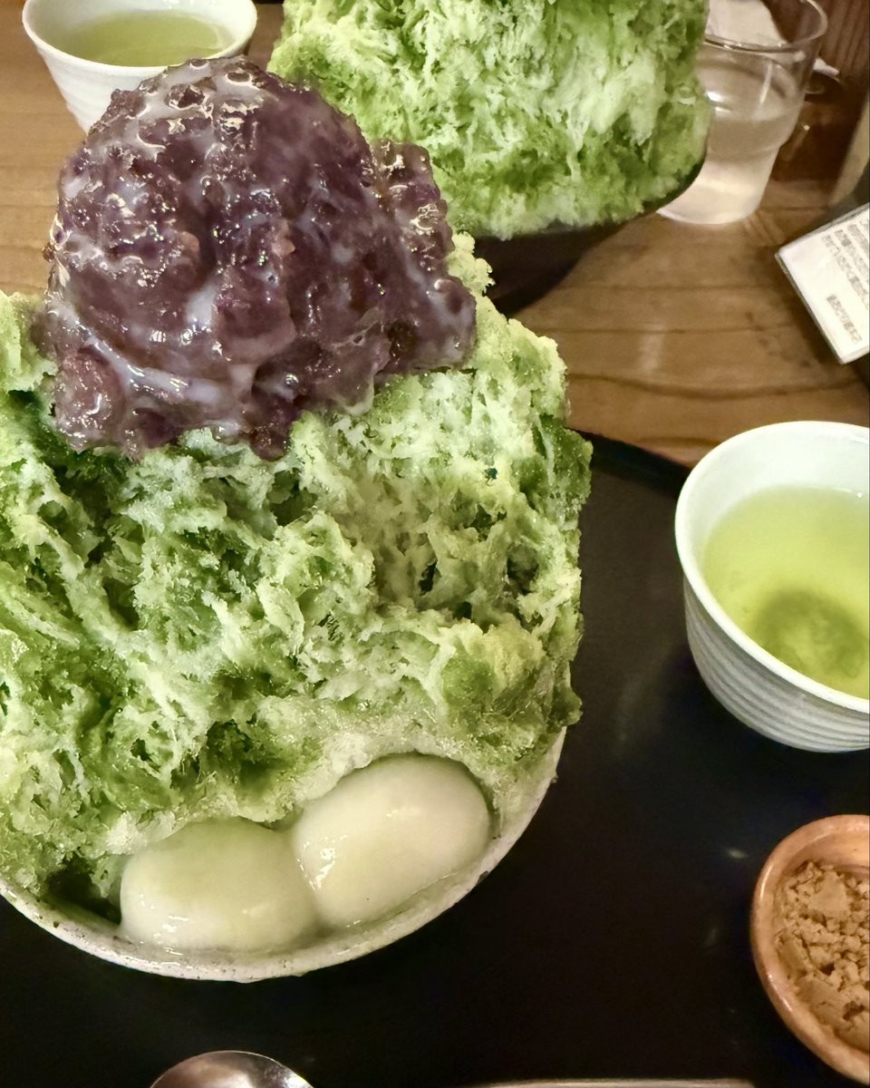 HidekoOkochi's tweet photo. 今日はレッスン日🎻
昨日は抹茶かき氷を食べてきました🍵
暑い日が続くので、ヴァイオリンもなるべく涼しい場所に置いておきたいですね☀️ https://t.co/Rxct2XXKMJ