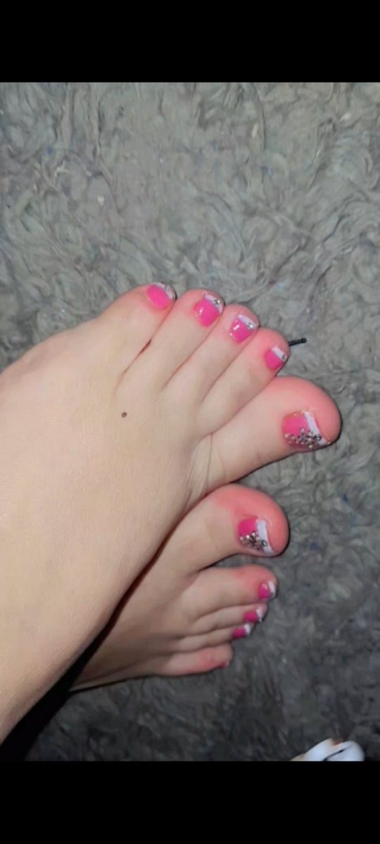 Goddesed2's tweet photo. "It's a privilege. Worshiping my feet has a price. Who among you is going to pay the tribute today for an exclusive photo?"🦶🦶 https://t.co/AF7SgxyAEf