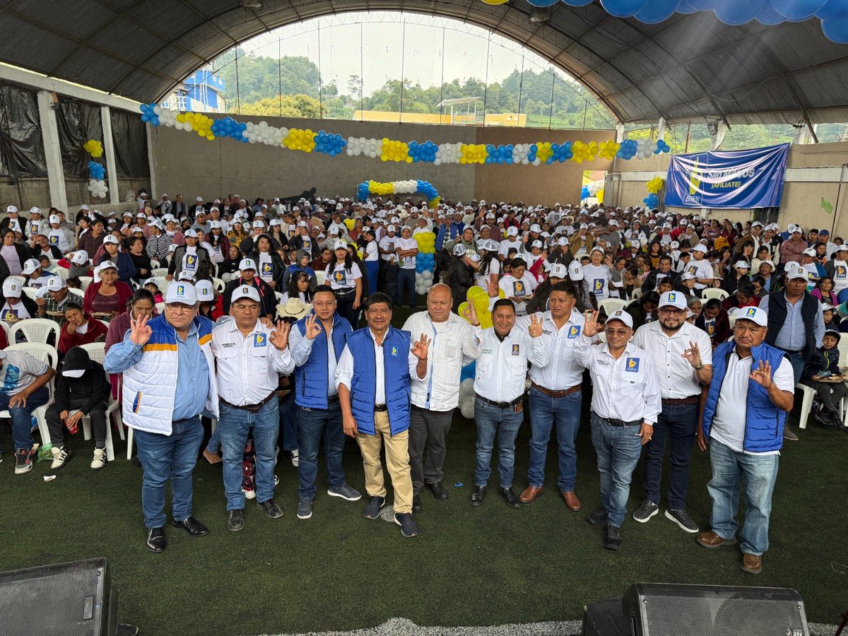 bien_gt's tweet photo. "El cambio no es espectáculo, es construcción diaria. En Esquipulas Palo Gordo, San Marcos, lo demostramos"

¿Te sumas a este proyecto? Infórmate en todas nuestras redes sociales oficiales, sobre nuestras jornadas de afiliación. 

 #HagamosLasCosasBIEN https://t.co/ePdZpKEAT6