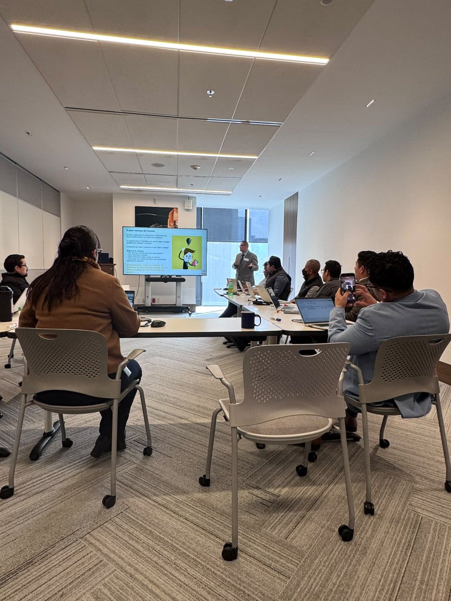 Sigridknopp's tweet photo. Hoy arrancamos programa de Trabajo en Equipo y Accountability!!! Gracias por la confianza en @GrupoKLEE 🙏🏼 https://t.co/XTPhq3oR7K