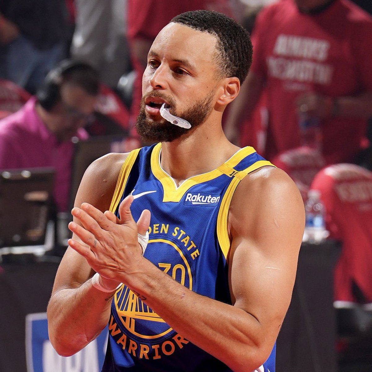 PolymarketHoops's tweet photo. The Golden State Warriors are “very much” in the running to sign LeBron James, per @melissarohlin.

🍿🍿🍿 https://t.co/2SRJiG43jk