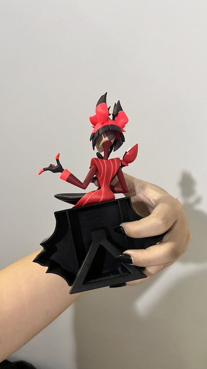 ttwiinklestar's tweet photo. VENDO Action Figure Alastor Hazbin Hotel ORIGINAL da Bandai
• Acompanha caixa
• ⁠Comprada na loja da Bandai de Londres, é praticamente nova, ficou 1 mês na minha estante fora da caixa
• ⁠Motivo da venda: preciso de dinheiro e não gosto muito de figures em geral
• ⁠R$300 https://t.co/cI6ALwyFYQ
