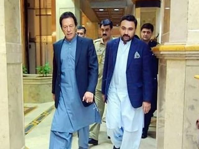 JUIPunjabPak's tweet photo. بابربن عطاءنامی ایک شخص جوکارواشرہواکرتاتھا پھرعمران حکومت پولیوکمپین کازمہ داربنایاگیا۔ اس نے ایک فیک پولیوکمپین پیسے بٹورنے کے لیے چلائی۔ قوم کے بچوں کو معذور بنایا،جسکا بین الاقوامی اداروں نے نوٹس لیاپاکستان کی حکومت کو خط لکھا اوراس پاداش میں برطرف کردیاگیا
#مولانا_کی_للکار https://t.co/E10ii9oRfR