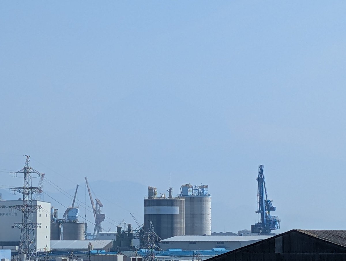 websaito_pr's tweet photo. ＼#おはようございます／
静岡市清水区の天気は晴れのち曇りの予報☀☁

今朝は晴れ☀風はほぼ無し🍃
空気がモヤッとしていて蒸し暑いです🥵
熱中症対策を忘れずに🥤🧂

今日も１日頑張りましょう(^^)/
【制作M】

#イマソラ
#企業公式が毎朝地元の天気を言い合う
#企業公式が毎朝おはようを言い合う https://t.co/HWHxlWWrIl