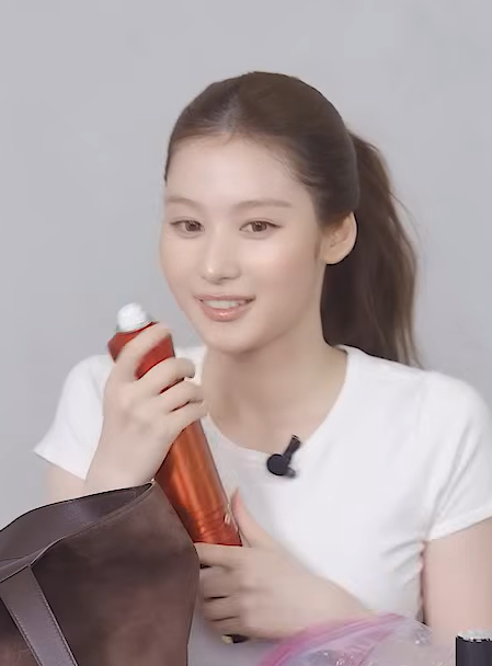 idolperfume_zip's tweet photo. ಣ 260715 트와이스 사나 향기 정보               

✪ 사나 
✪ 브랜드: Lattafa    
✪ 제품명: Badee Al Oud Sublime Air Freshner    
✪ 향기 가이드: 리치 | 자스민 | 바닐라
▶ https://t.co/IBHnmr0Z0V

#트와이스 #TWICE #사나 #SANA https://t.co/rKlHppXTQB