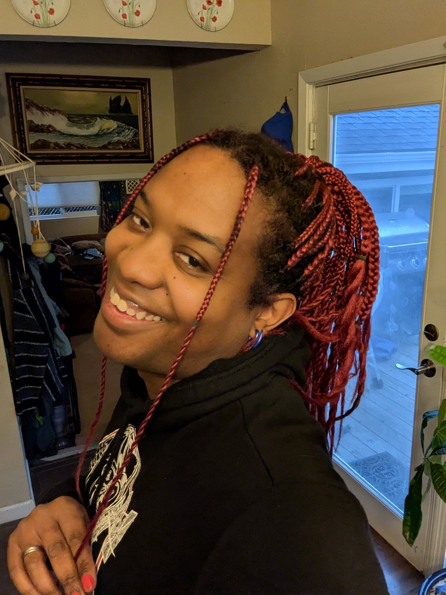 darthomus's tweet photo. I think red looks best on me https://t.co/0ry6Tr4zoO