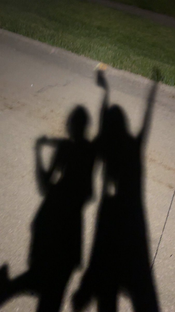 justlivin07's tweet photo. Isa’s life outside twitter https://t.co/wWC1KkFKnh