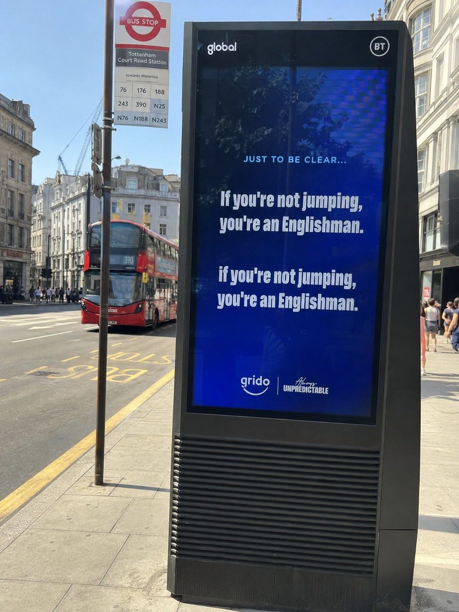 RealTimeRating's tweet photo. En las últimas horas algunos usuarios viviendo en Londres registraron esta particular campaña de Grido. La heladería se puso a traducir canciones de cancha argentinas al inglés para que ellos entiendan lo que le cantemos mañana. https://t.co/AKW3qgJfVD