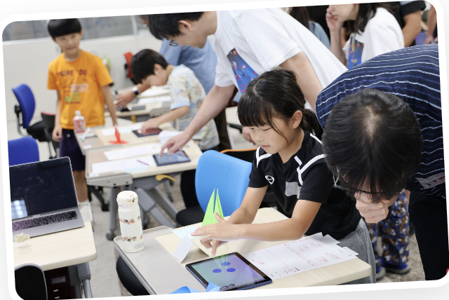 ViscuitJP's tweet photo. ★小中学生対象　ワークショップ★

原田博士直伝！ビスケットゲームすごろく

ミニゲームを作り、デジタルとアナログが合体した特製の「ゲームすごろく」で遊びます！

2026年 8月16日 （日）　13:00〜15:30
伊勢市　皇學館大学
参加費無料　手ぶらでOK！

詳細・お申し込み
https://t.co/ikLWr1oJSy https://t.co/LLvCbFnsP3