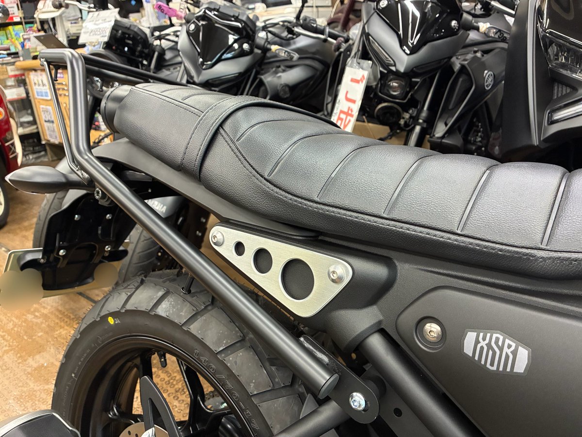 noguchi_motors's tweet photo. 発売からしばらく経ちますが
XSR155非常に人気です(((o(*ﾟ▽ﾟ*)o)))✨

よくお声掛けいただくのですが
およそXSR125のパーツは使えます😙♪

デイトナ製リアキャリアも
しばしばご用命いただきます😆✨
ヘルメットロックも付いてくるのも嬉しいポイント♪

今後ともよろしくです✨
本日もご安全に🙇‍♂️ https://t.co/u2JuY0oS7l