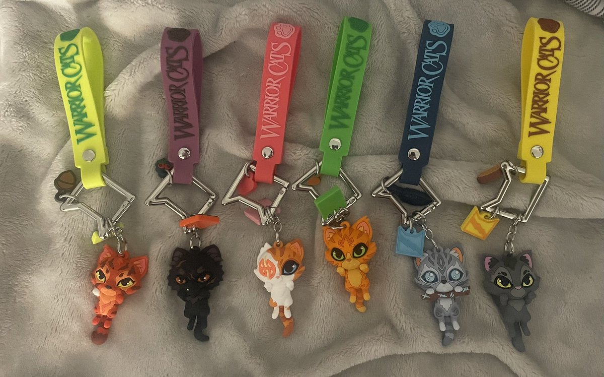 simonediesimons's tweet photo. I GOT A JAY AND COMPLETED THE SET TOO???????? 😼😼😼😼😼😼😼😼 https://t.co/6mHNzeeU1s