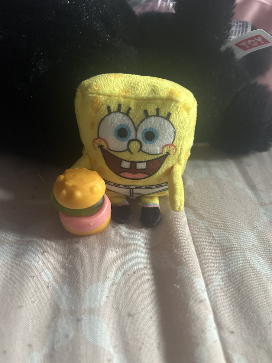 bpdtzy's tweet photo. Happy #SpongeBobDay ft my bob😋😋 https://t.co/38j68mwr31