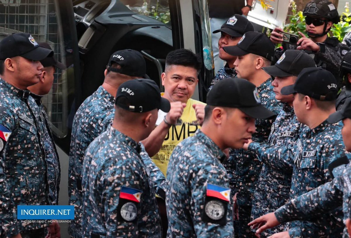 MarcusBench's tweet photo. How the mighty have fallen. 😆

Let Mike Defensor rot in jail, where he deserves to be in. 👌

#ctto https://t.co/0CHPFIG5LV