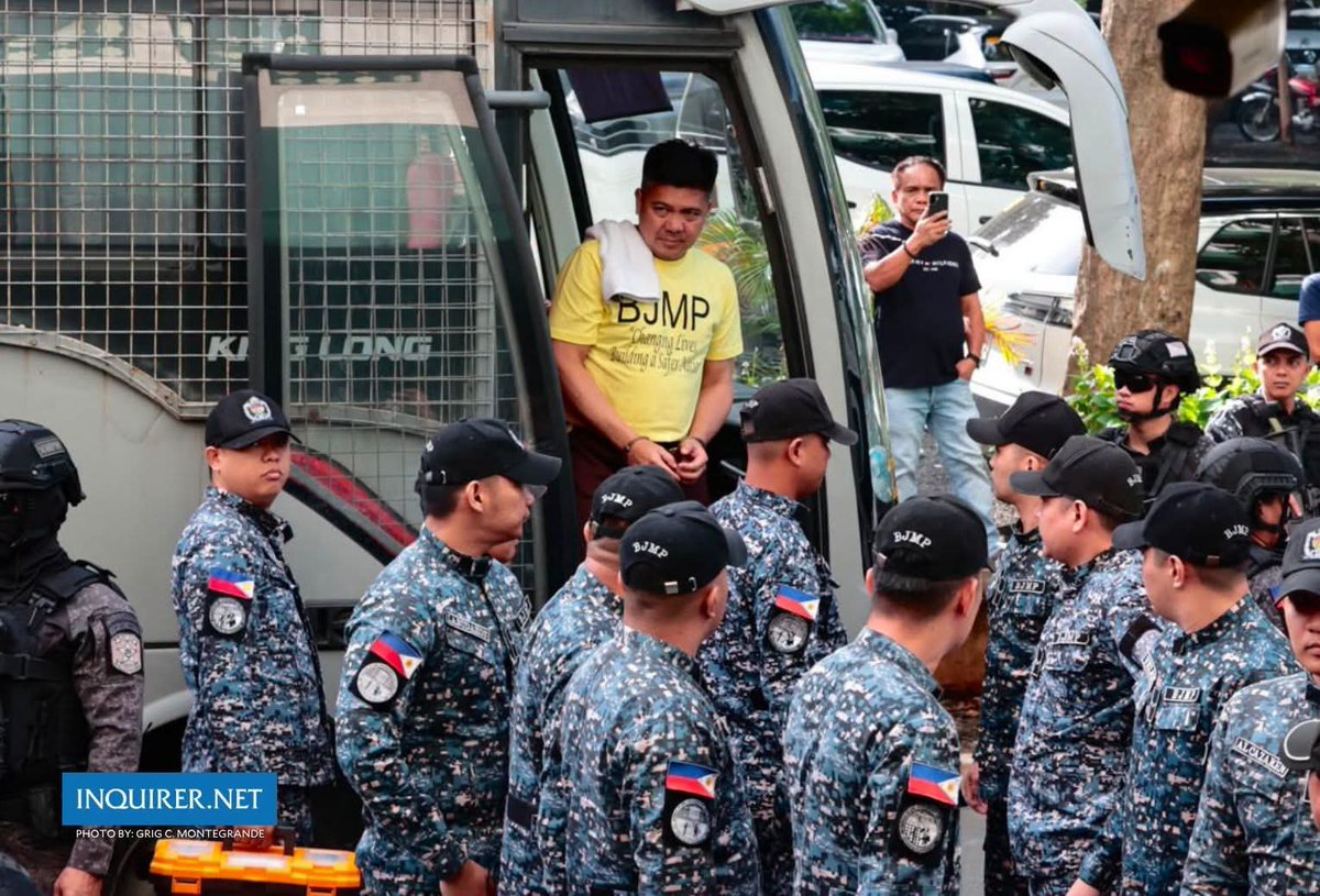 MarcusBench's tweet photo. How the mighty have fallen. 😆

Let Mike Defensor rot in jail, where he deserves to be in. 👌

#ctto https://t.co/0CHPFIG5LV