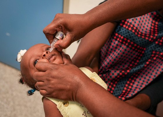 UNICEFECA's tweet photo. #Immunization saves lives and gives every child the best chance at a healthy future.

Across the Eastern Caribbean, UNICEF continues to support governments and partners to strengthen immunization programmes and ensure every child is protected from vaccine-preventable diseases. https://t.co/fRw8xtkzGj