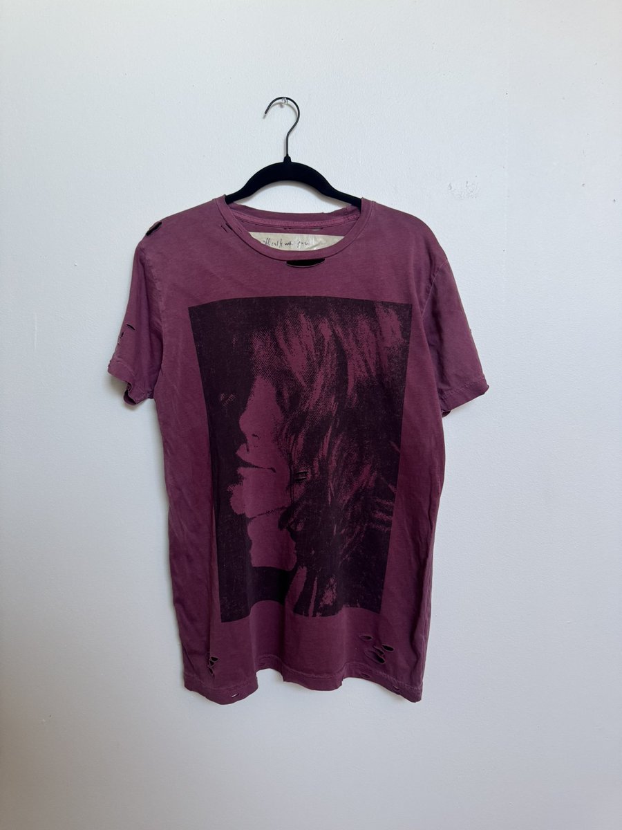 cryingvault's tweet photo. Kurt Cobain shirt by me https://t.co/nn5qbCFs4z