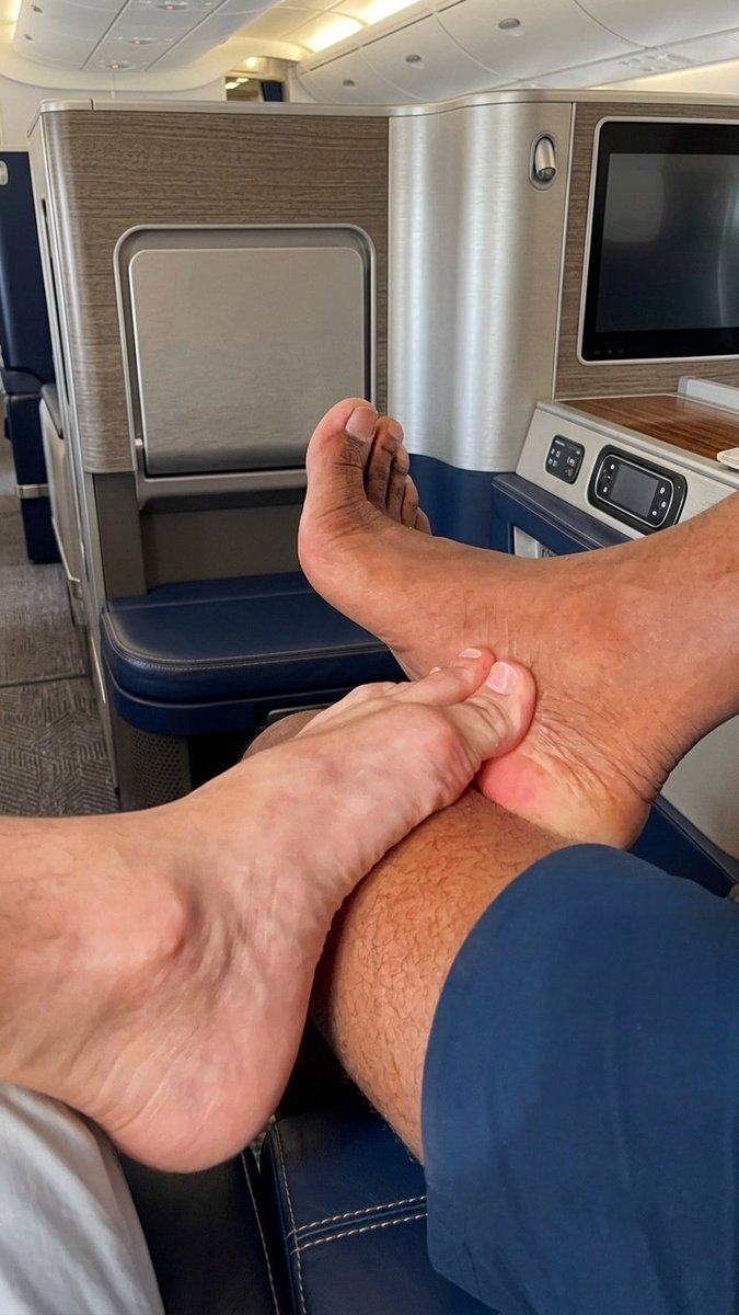 maxuellfoot's tweet photo. #Travel in first class or on my #feet? 🫶😌 https://t.co/sP6QvBE7Yo