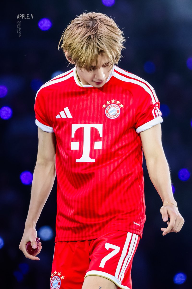 APPLE_V_KR's tweet photo. 260712
ARIRANG WORLD TOUR IN Munich DAY 2

#TAEHYUNG #BTSV #BTS_WORLDTOUR_Munich https://t.co/dlcIQYX6oH