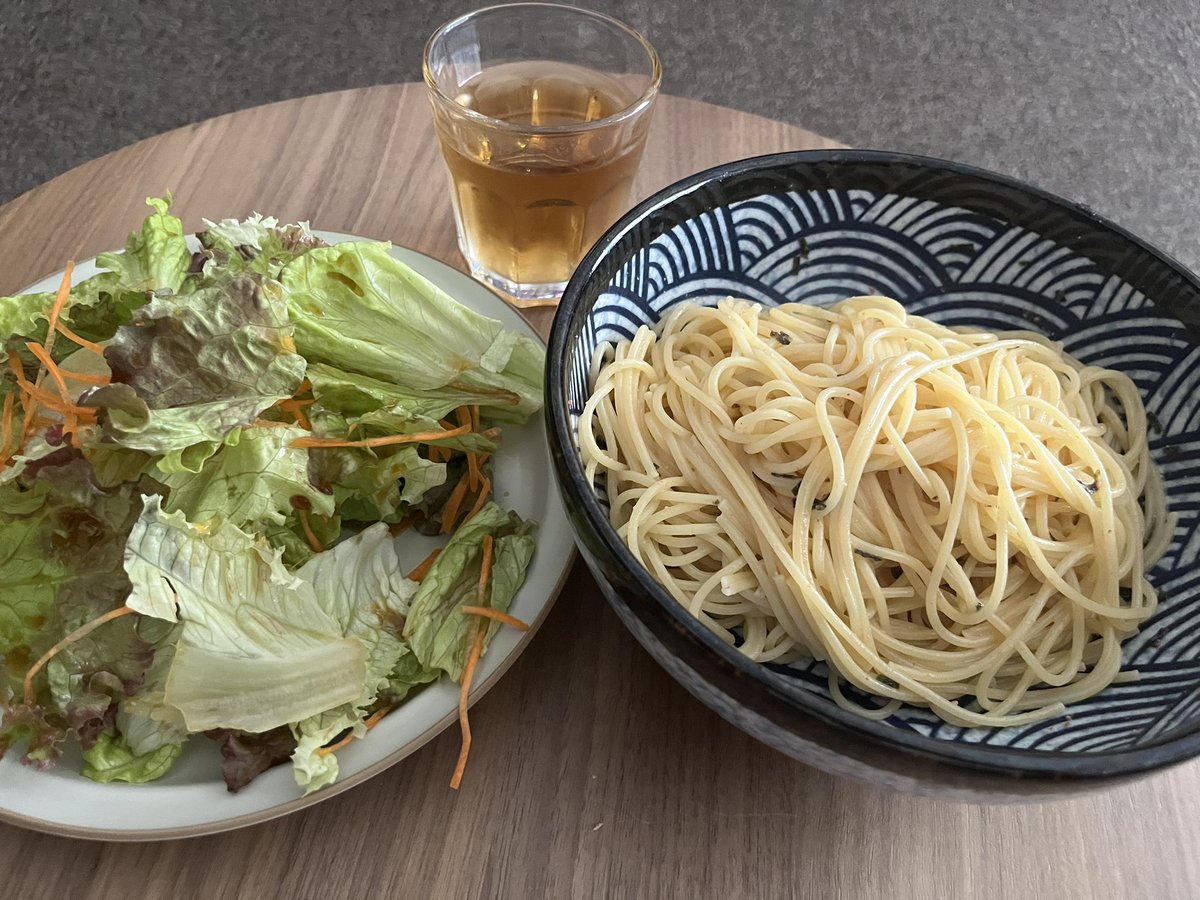 makoryou48's tweet photo. 朝メシは
たらこパスタとサラダ https://t.co/qpIE2wWiQd