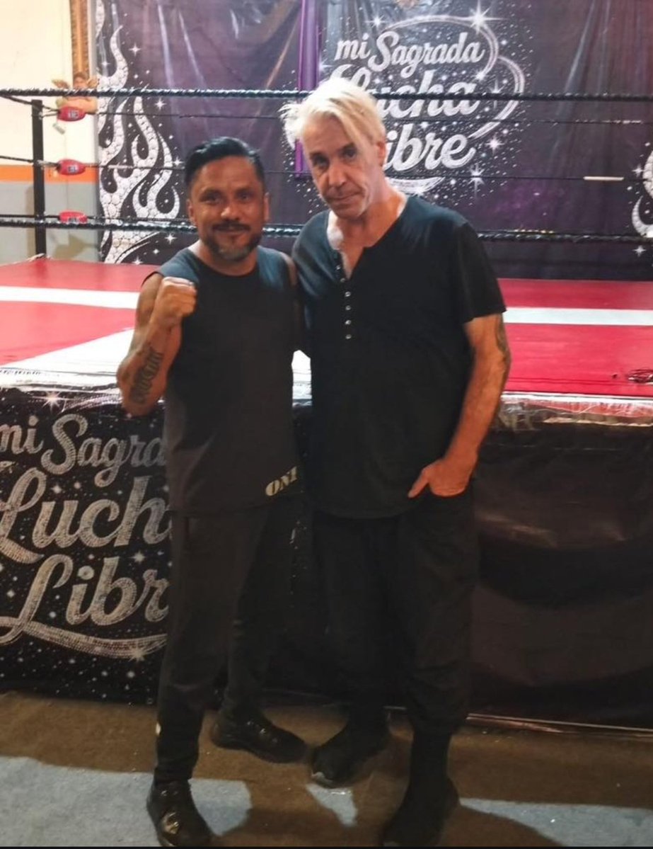 chen_dia's tweet photo. He's still in Mexico 🇲🇽  
☺️❤️‍🔥
#tilllindemann https://t.co/s9HQbenudl