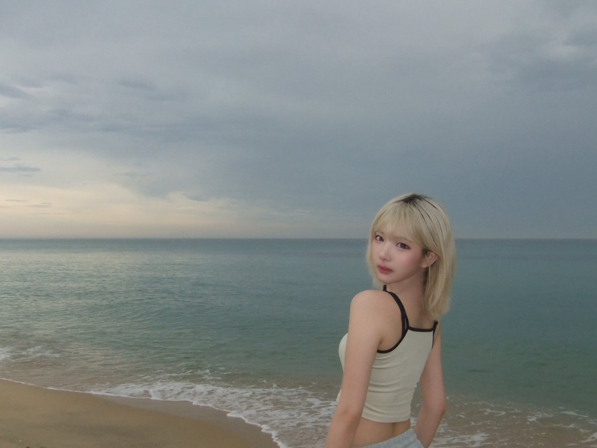 triplescosmos's tweet photo. 바다와 나

#tripleS #트리플에스
#HaYeon #하연 https://t.co/teyLqPRJk2