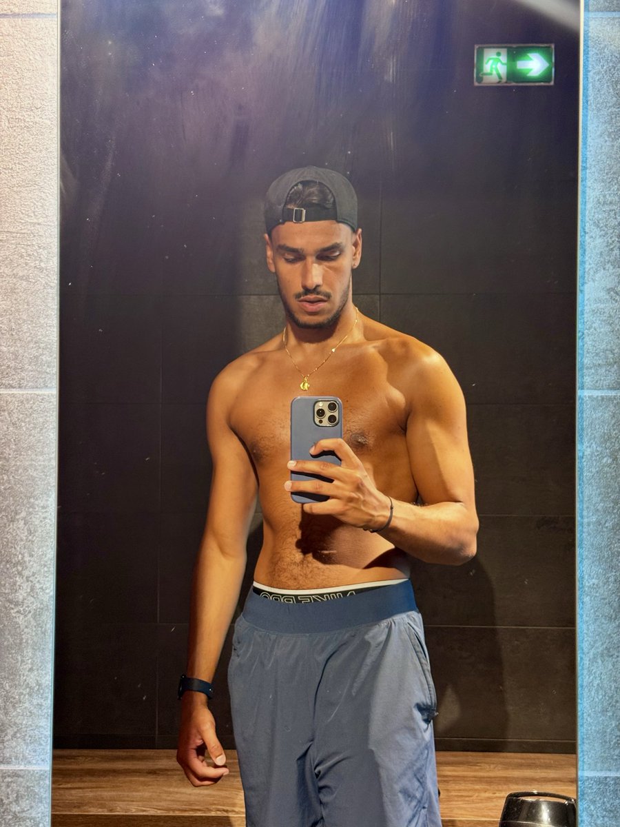 nickubnd's tweet photo. bonne journée 🫡
#gayfit #gay #gym #motivation #tn #socks https://t.co/sOfbbbt4Rp