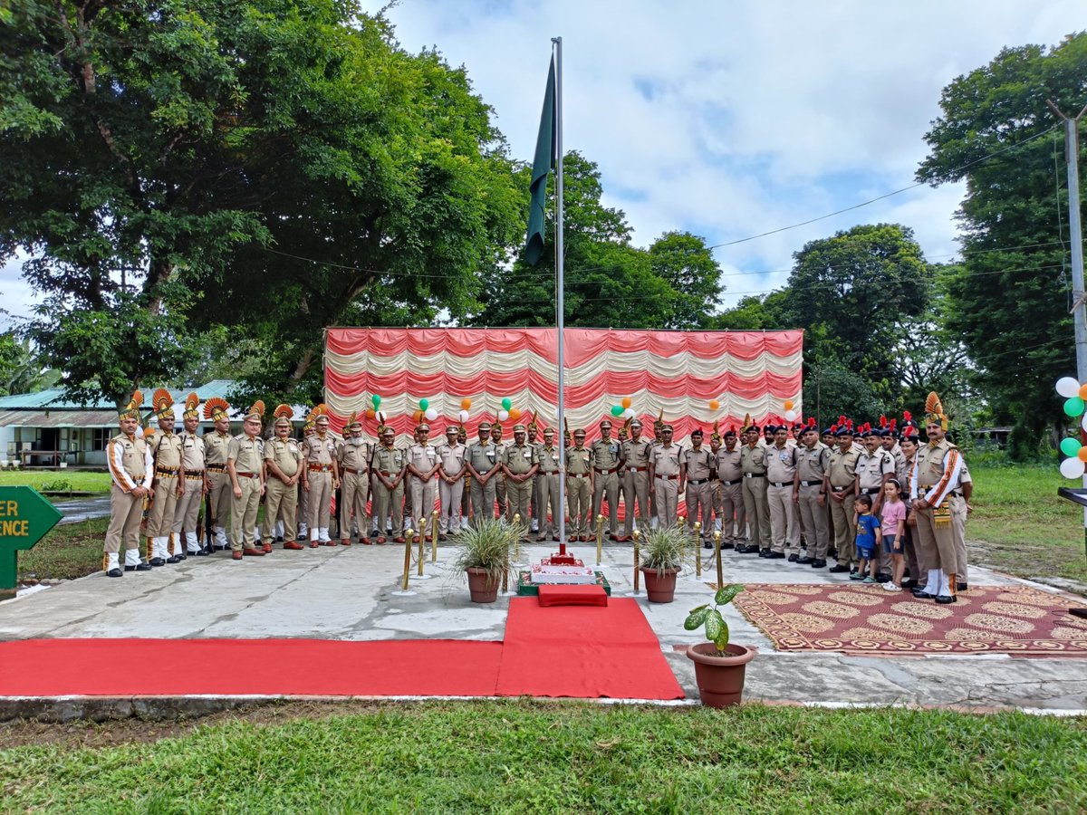 ITBP_official's tweet photo. Central Weapon Store/FAW-1, Rupai #ITBP celebrated its 15th Raising Day with great enthusiasm.
Officers, subordinate officers and #Himveers reaffirmed their pledge to uphold the highest standards of discipline, integrity and dedicated service to the Nation. 🇮🇳 https://t.co/BoWWeSYyZk