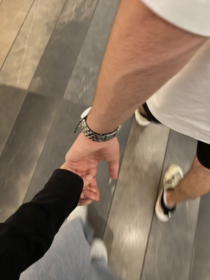 babynaatu's tweet photo. holding hands is the most beautiful feeling in this world🥺 https://t.co/j6Y2VAs4yg