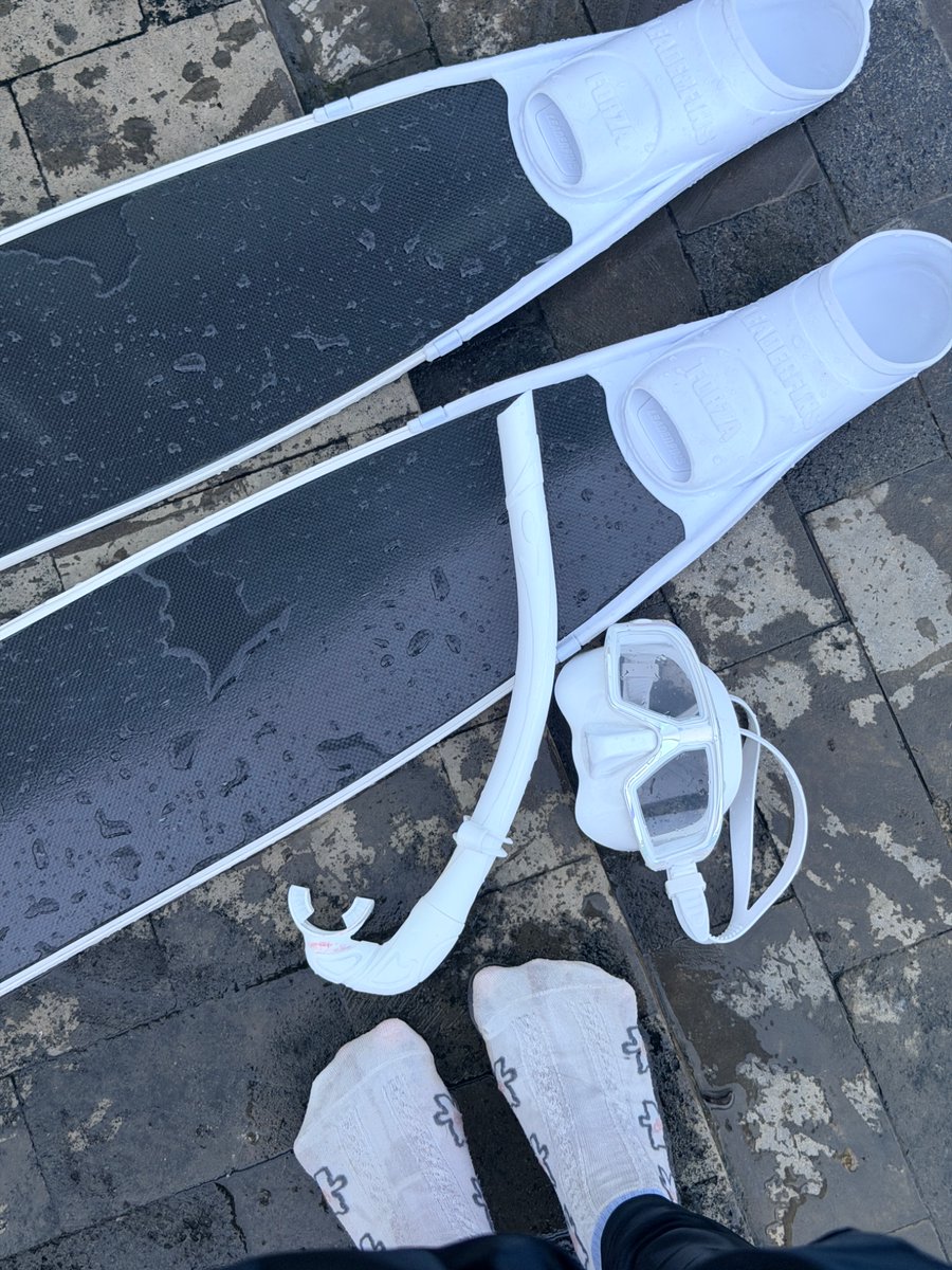 ndaaaww's tweet photo. I lovvvveeeee the beach, the sea, water sport/activities so so mucchhhhhh. gimana si jelasin kecintaan ini tuhhhh https://t.co/gcTLzQDJfI