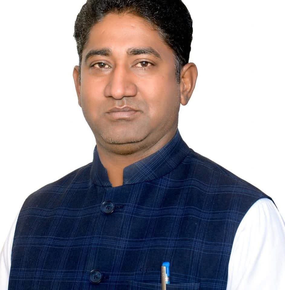 mlkumhar's tweet photo. भाजपा जयपुर शहर के प्रवक्ता श्री खेमचंद शर्मा जी को जन्मदिवस की हार्दिक बधाई एवं अनंत शुभकामनाएँ।

ईश्वर से प्रार्थना है कि आपको उत्तम स्वास्थ्य, दीर्घायु, सुख, समृद्धि एवं यशस्वी जीवन का आशीर्वाद प्राप्त हो। https://t.co/QCm0MDfQ9f