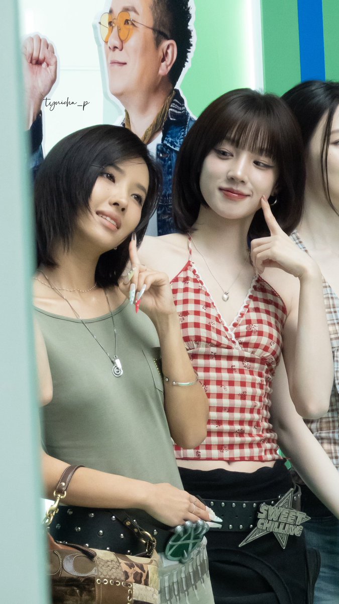 tynicha_p's tweet photo. 260714 ์ปฌํฌ์ผ
#์์ด๋ค #IDLE
#์์ฐ #SOYEON
#์ฐ๊ธฐ #YUQI
#YUYEON #๋์ ค #ๅท้ค
https://t.co/AzXyebGmWn