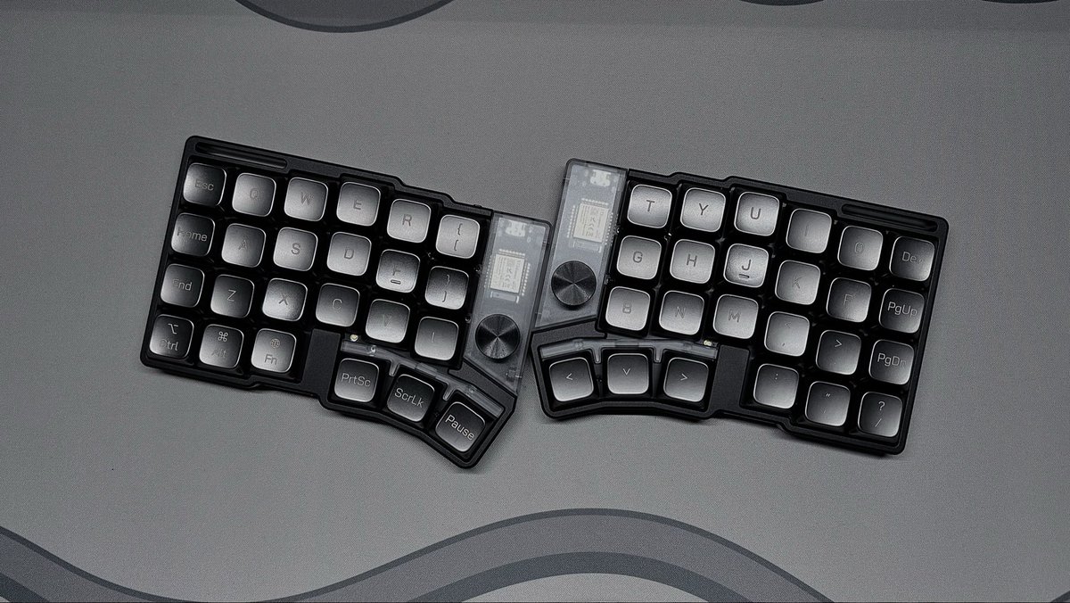 awekeys's tweet photo. ロープロファイル分割キーボードを、次のレベルへ。🥷✨
Awekeys Air「Ti Black」のフルメタル仕様がもたらす、タイトで上質な打鍵音。
指先に吸い付くようななめらかなサテン質感は、一度触れたら戻れません。
#メタルキーキャップ #金属キーキャップ #自作キーボード #分割キーボード #フルメタルキーキャップセット #キーキャップ #デスク周り #Awekeys