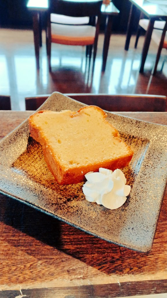 Central_Bios's tweet photo. 毎週水曜日はカフェイベントです。今回のメニューは『いちじくのパウンドケーキ』です🍞
#セントラルビオス　#カフェ　#パウンドケーキ https://t.co/27mpQwWZ8A