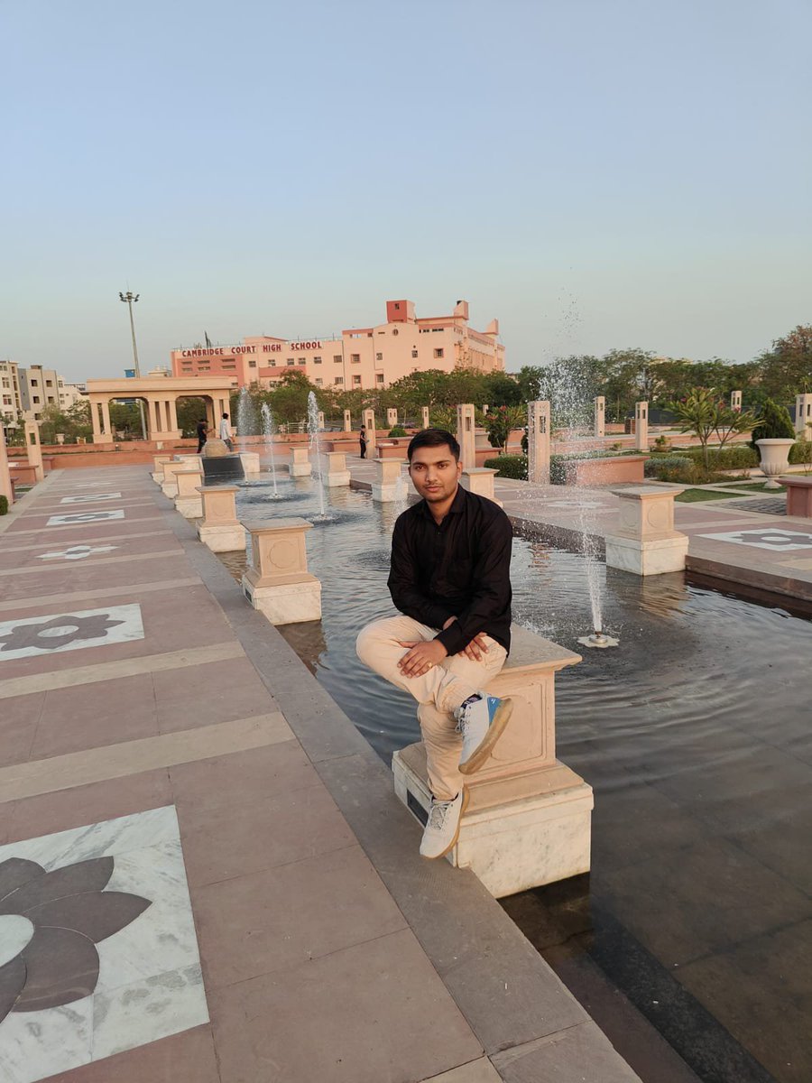 SonuSanwas's tweet photo. दोस्तो आज मेरा भी जन्मदिन है आप सभी बधाई दे सकते हो।
#jai_bhim
#Happy_Birthday
@SonuSanwas https://t.co/XjS1qEpoWO