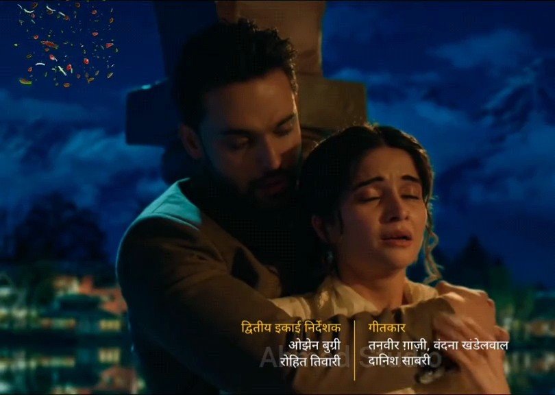 tofumahid's tweet photo. from trying to get out from his arms and being angry at him to calming herself in his arms.

this means that even though her mind hates him and trying to make her think that mahid is at fault, her heart and soul yearns for him and his presence and everything.

#SeherHoneKoHai https://t.co/LhYgVqUwTK
