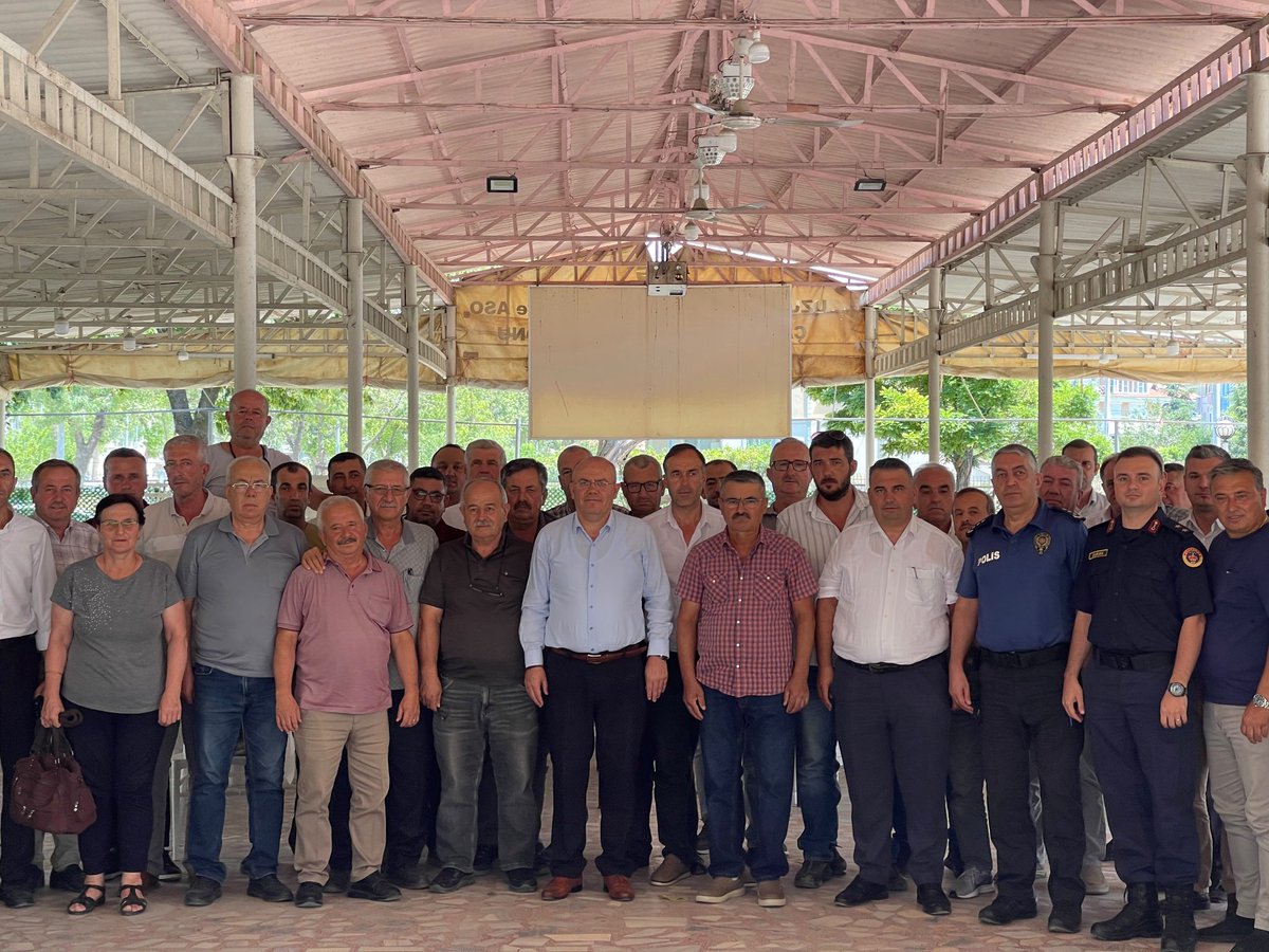 mktrky's tweet photo. #Uzunköprü de köy ve mahalle muhtarlarımızla değerleme toplantısı yaptık...Kamu hizmetlerinin yerinde görülmesinin ve sorunların yerinde çözülmesinin önemini birkez daha vurguladık... @TC_icisleri @tcbestepe https://t.co/KElwehVj0D