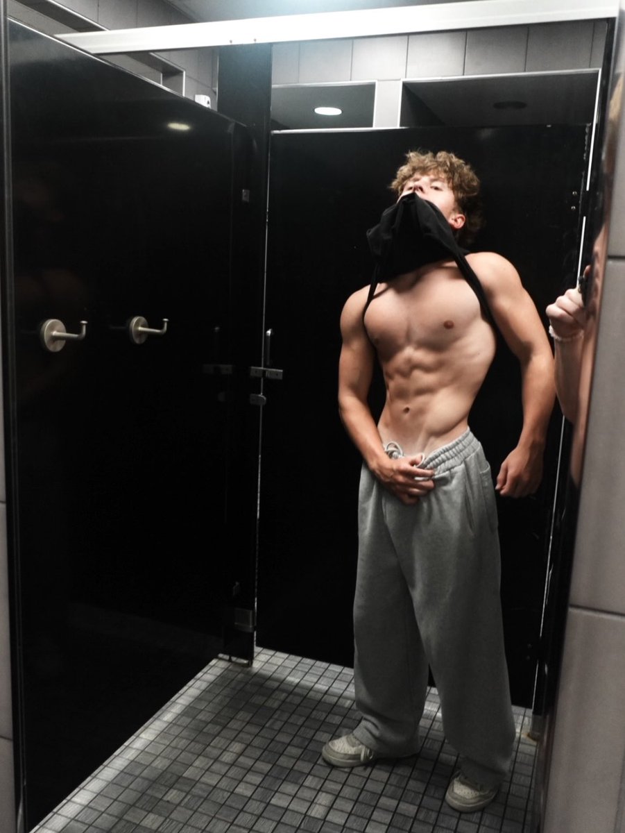 Steticisaiah's tweet photo. 15 weeks out. https://t.co/Jj8Gg8FdAB