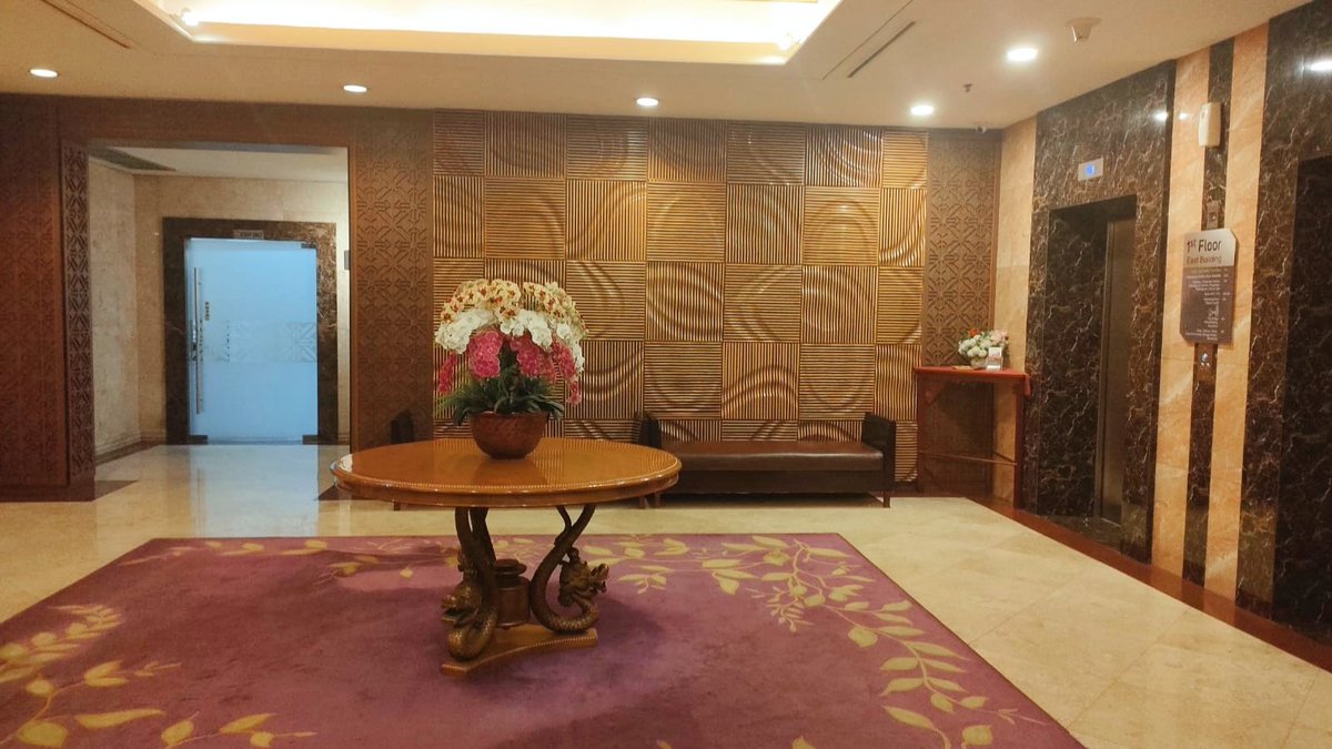newlieen's tweet photo. Jakarta now.
Thank you for invite me here.

Masih stay di Jakarta ya 
Jadwal meeting masih ada 💋 https://t.co/72ubfbUGbg
