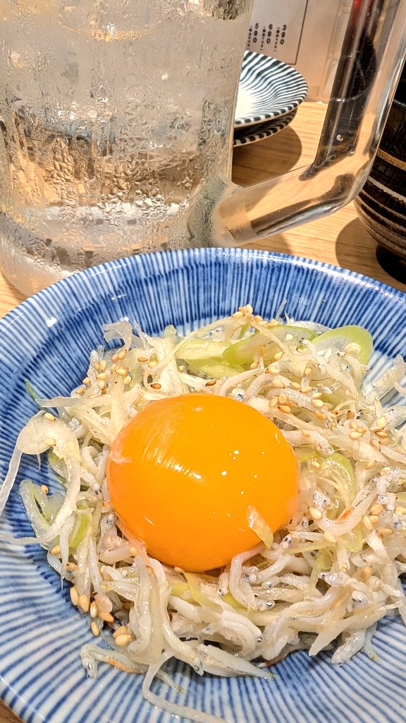 THEXDER17's tweet photo. 【大衆酒場五の五 沼津南口店】沼津市
鴨生ハム
しらすユッケ
白子ポン酢
メガチューハイ https://t.co/Nyx60M1IrK