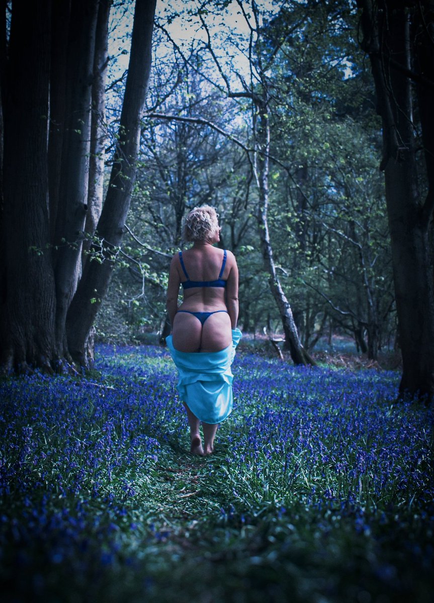 Kylie_Britain's tweet photo. "Nature is calling...."
Image by Vimages EG
#kyliebritain #contentcreator #model #TAOKB #maturemodel #maturewomen #naturalcurves #naturalbeauty #ukmodel #lingerie #shorthairlove #shorthairgirl #riseandshine #goodmorning #humpdayvibes https://t.co/owh43RikNO